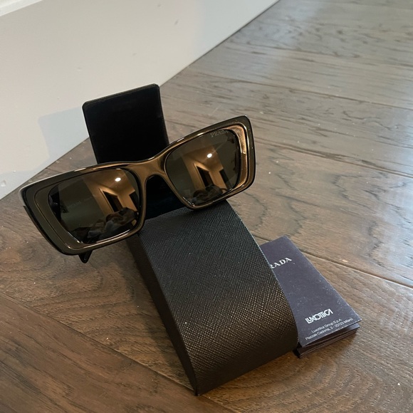 Prada Dark Gray Men's Sunglasses - Picture 1 of 2